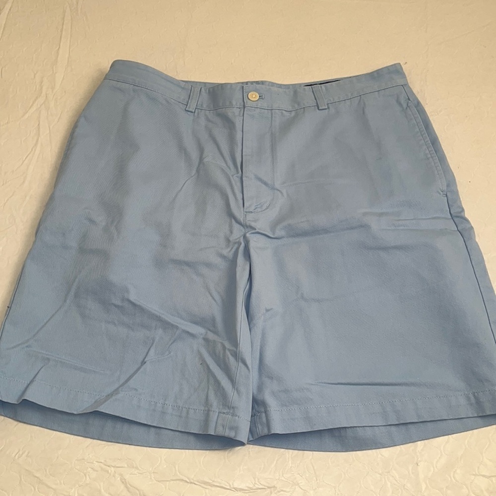 Vineyard Vines light blue club shorts 35